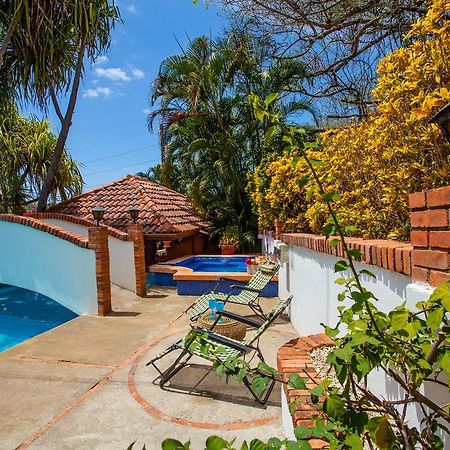 Hotel M&M Casa Blanca Playa Ocotal Екстериор снимка