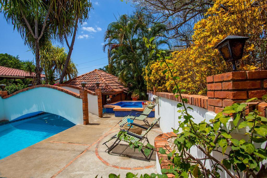 Hotel M&M Casa Blanca Playa Ocotal Екстериор снимка