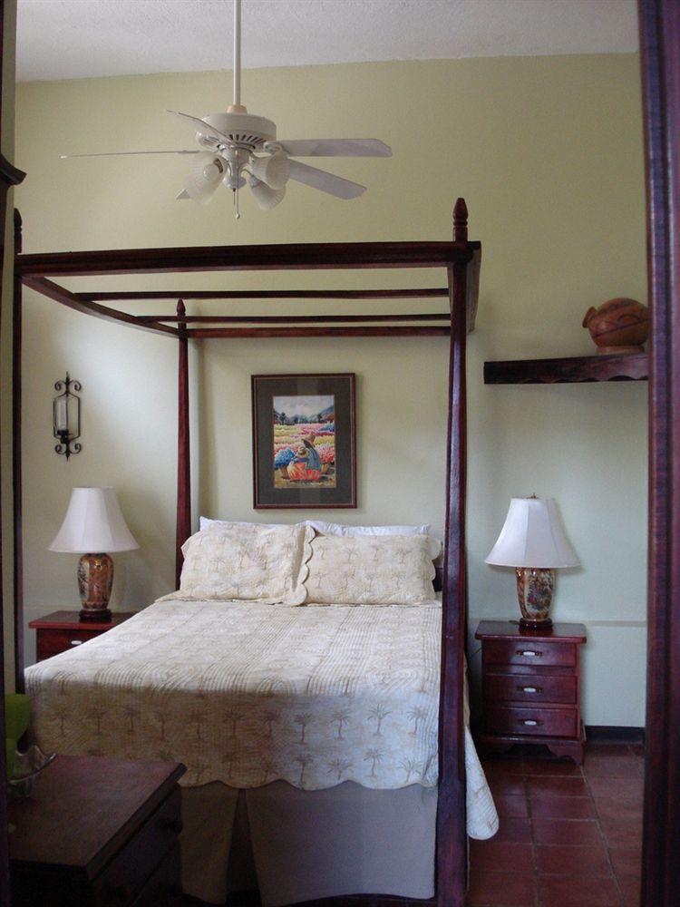 Hotel M&M Casa Blanca Playa Ocotal Екстериор снимка