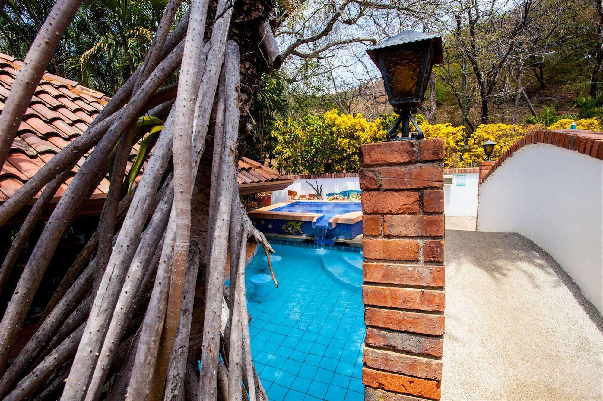 Hotel M&M Casa Blanca Playa Ocotal Екстериор снимка