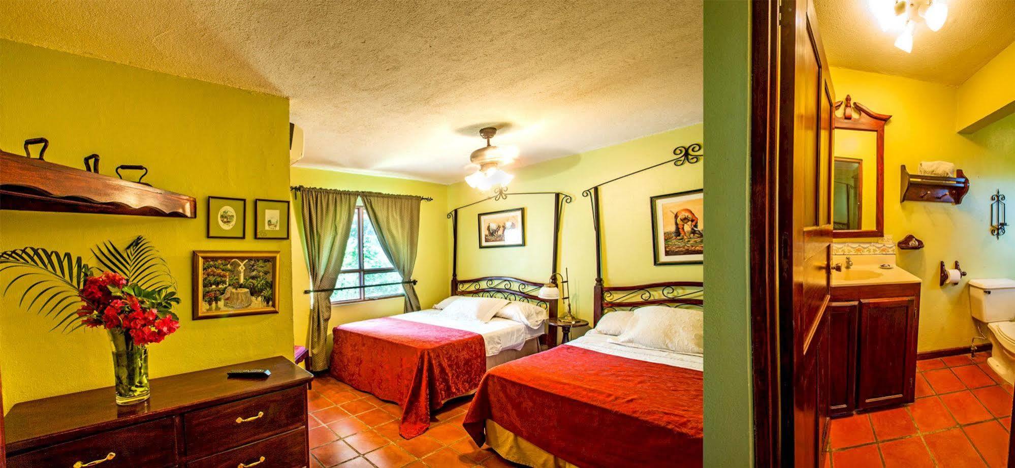 Hotel M&M Casa Blanca Playa Ocotal Екстериор снимка