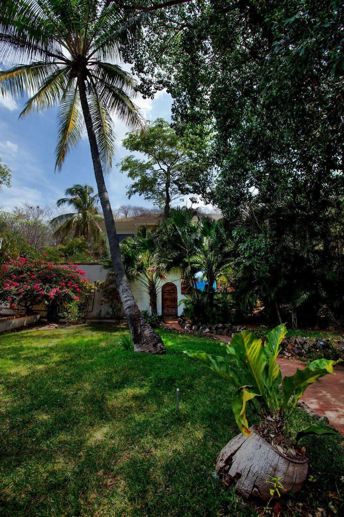 Hotel M&M Casa Blanca Playa Ocotal Екстериор снимка