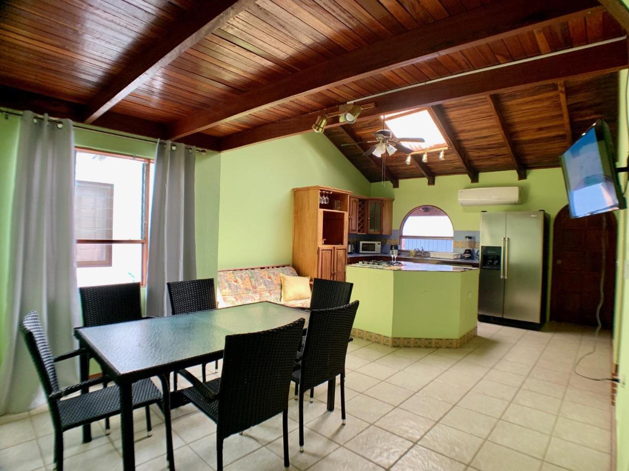 Hotel M&M Casa Blanca Playa Ocotal Екстериор снимка