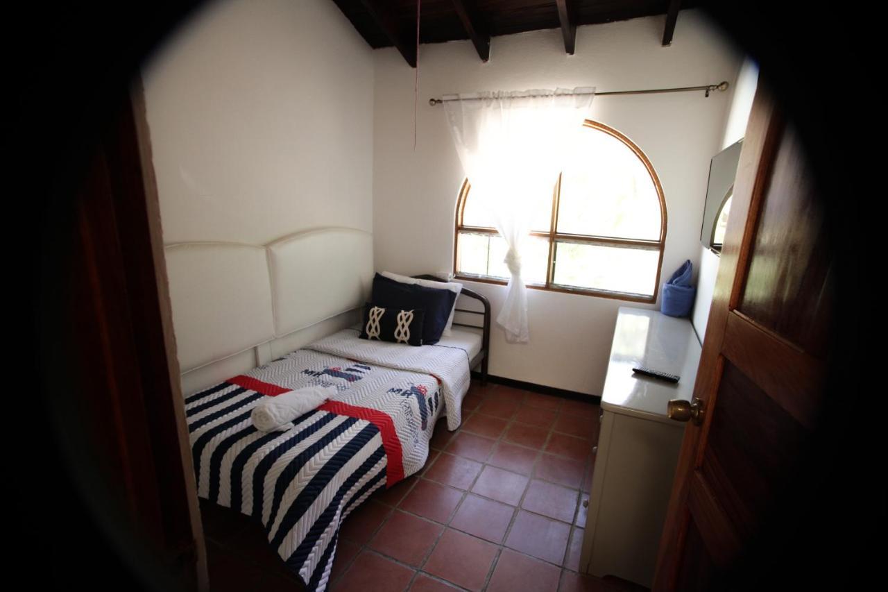 Hotel M&M Casa Blanca Playa Ocotal Екстериор снимка