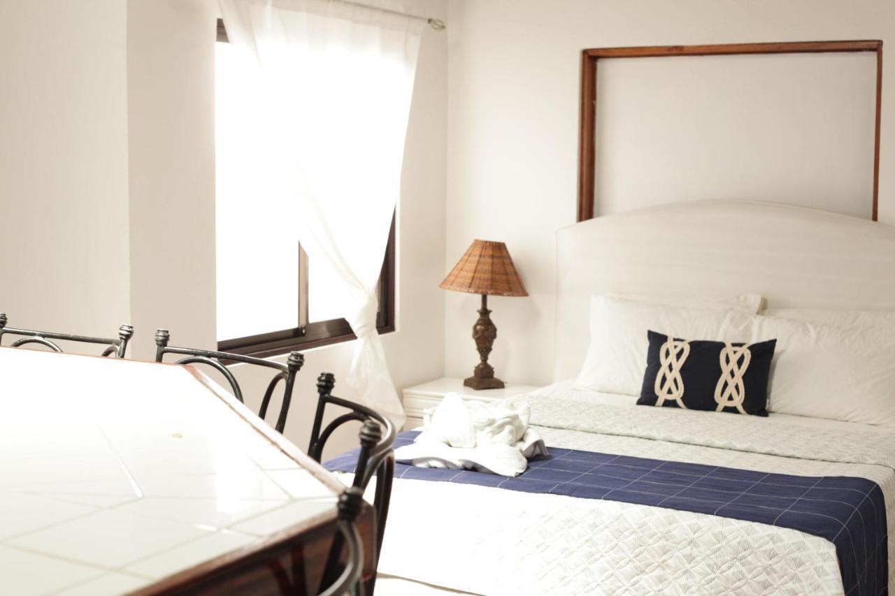 Hotel M&M Casa Blanca Playa Ocotal Екстериор снимка