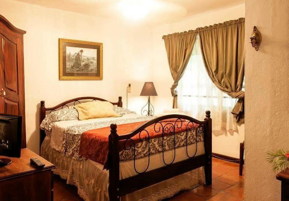 Hotel M&M Casa Blanca Playa Ocotal Екстериор снимка