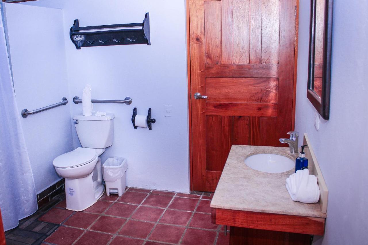 Hotel M&M Casa Blanca Playa Ocotal Екстериор снимка