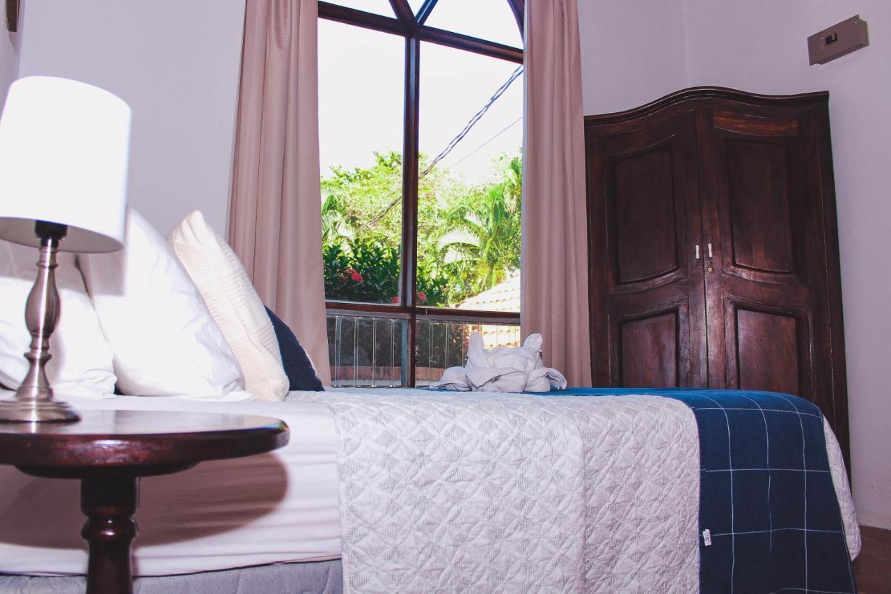 Hotel M&M Casa Blanca Playa Ocotal Екстериор снимка